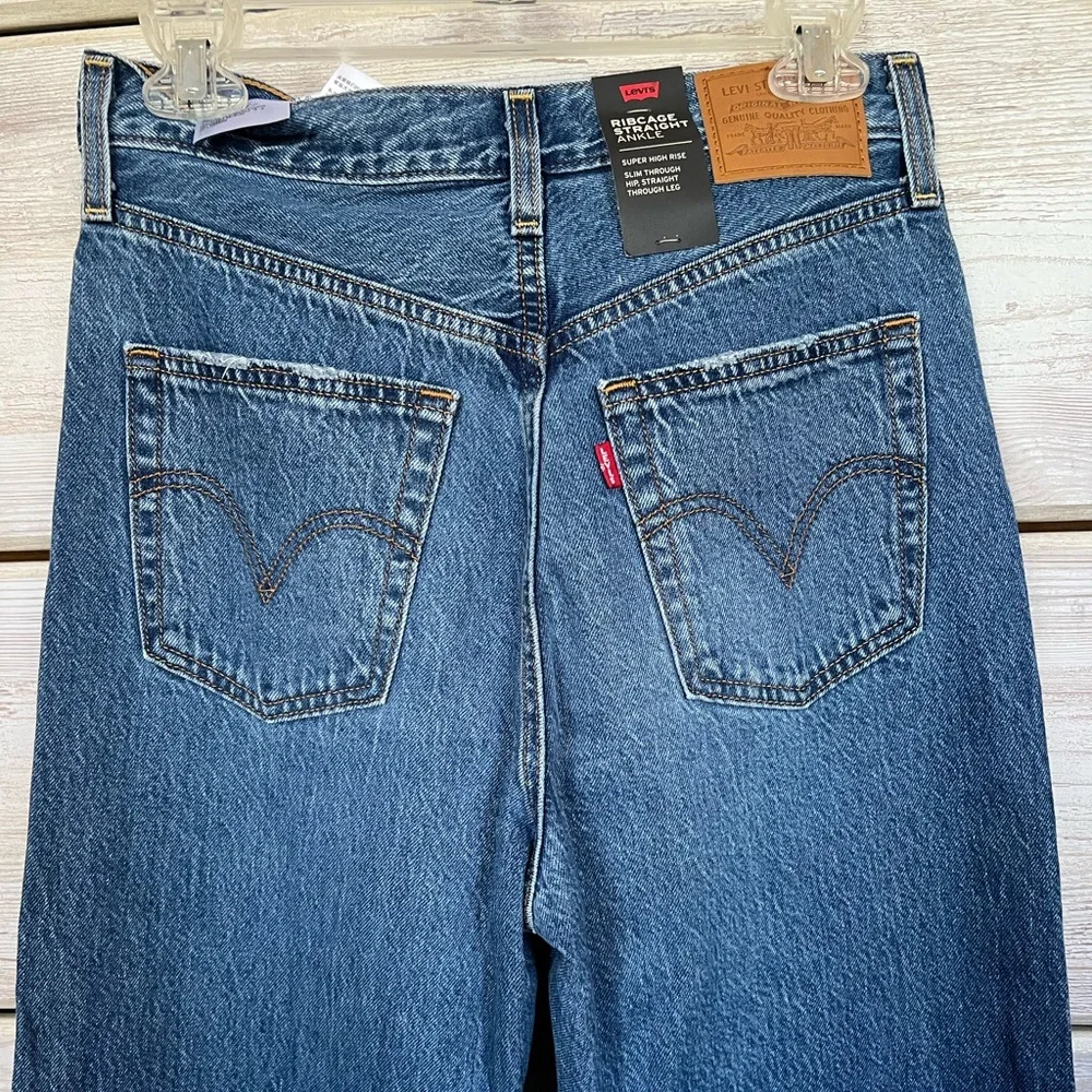 Levi’s Ribcage Straight Ankle Jeans for Women - Picture 5 of 7
